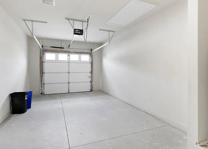 Landing Spectacular 1bd In North Worth Apartment
